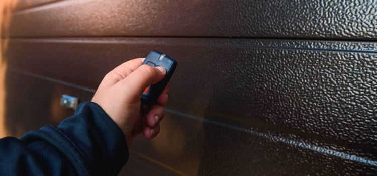 automatic door opener with remote control in Lynwood