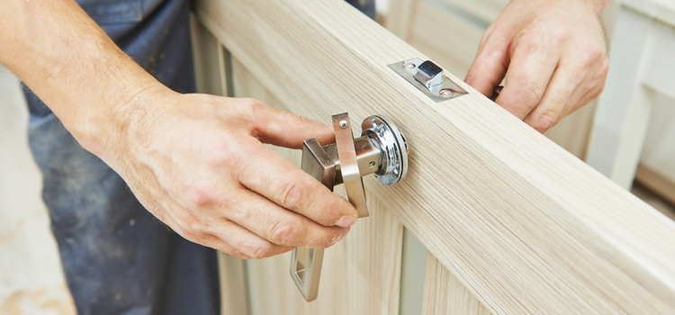 interior door repair Lynwood