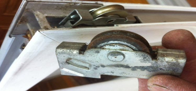 screen door roller repair in Lynwood